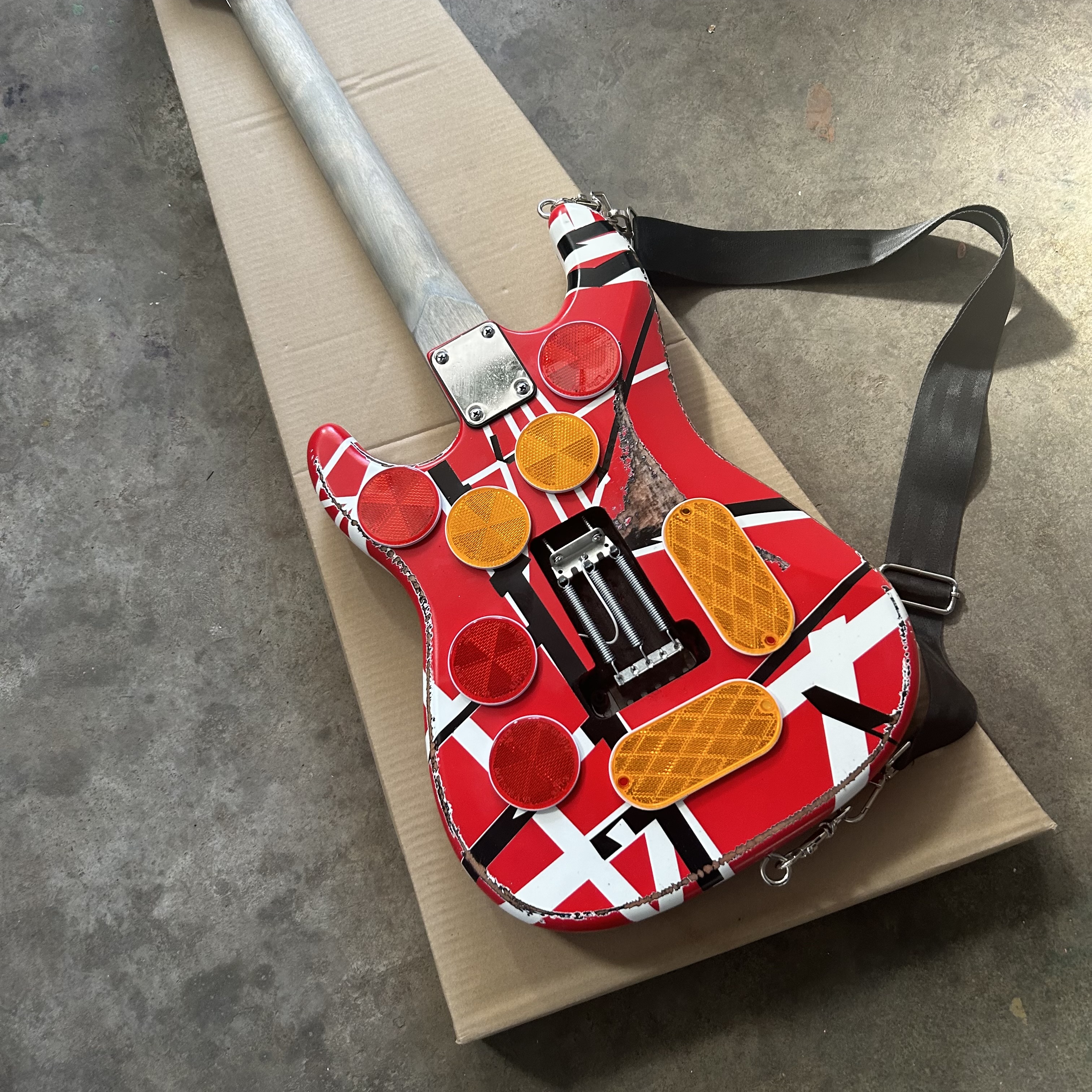 Nitro painted maple neck Eddie Van Halen relics 82 version Fran-ken Electric Guitar /White black Stripe-image-389313959