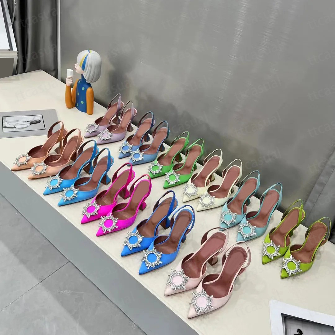 AM Chaussures habillées Sandales Satin Pointu Slingbacks Bowtie Pompes Cristal-Tournesol Chaussure À Talons Hauts 10cm Femmes Designer De Luxe Pa