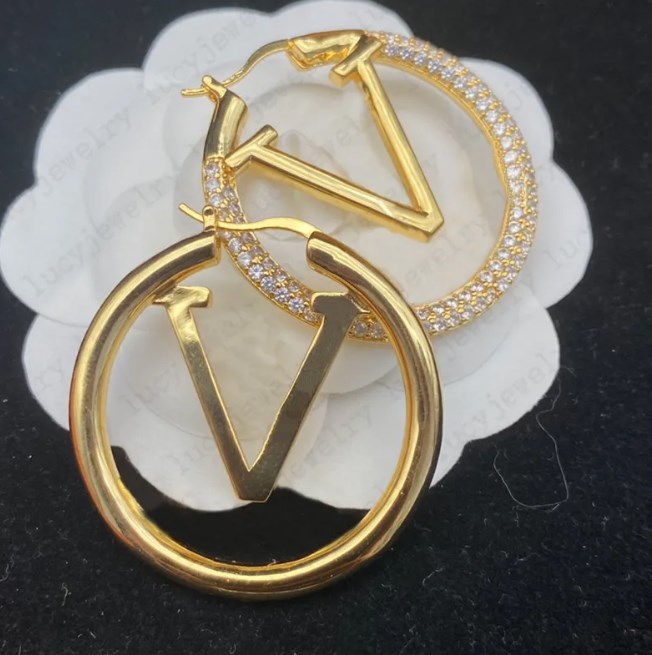 Fashion Earrings Designer Simple Earing for Both Men And Women Classic Charm 2 Styles 4 cm In Diameter