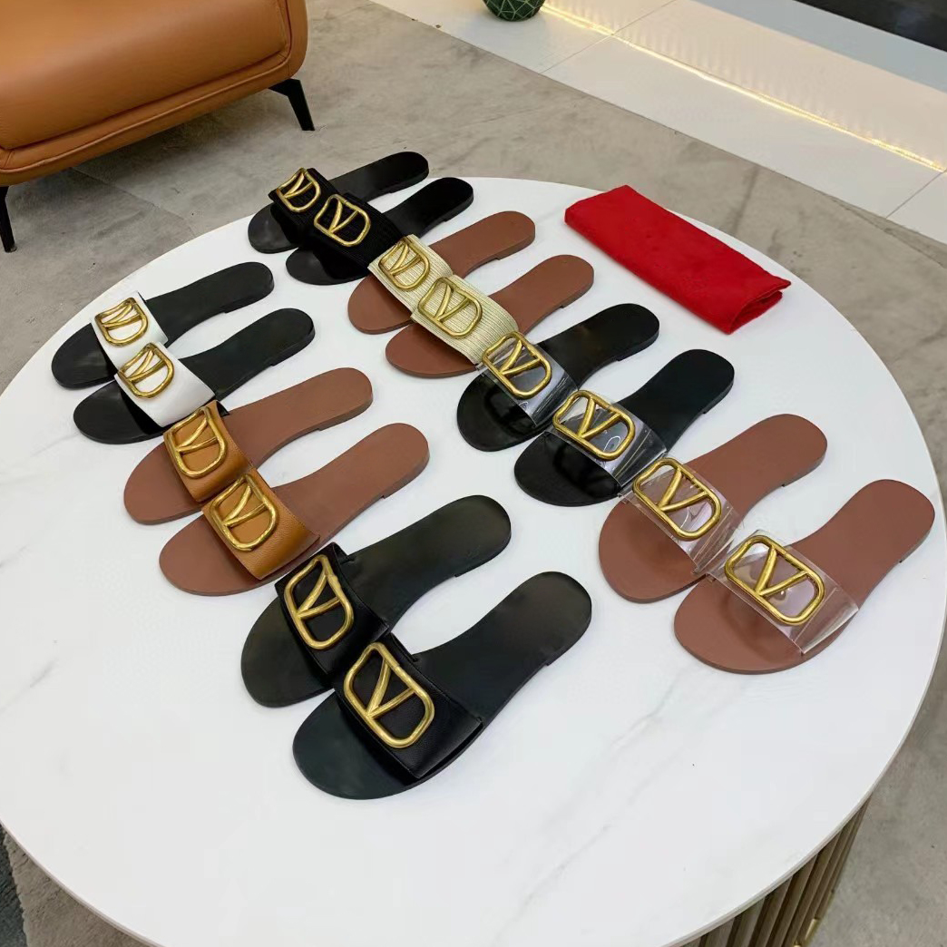 2025 Summer Slippers Sandal Beach Shoe Flats Leather Printed Metal Buttons Fashion Designer Women Sandals factory footwear Size 35-43