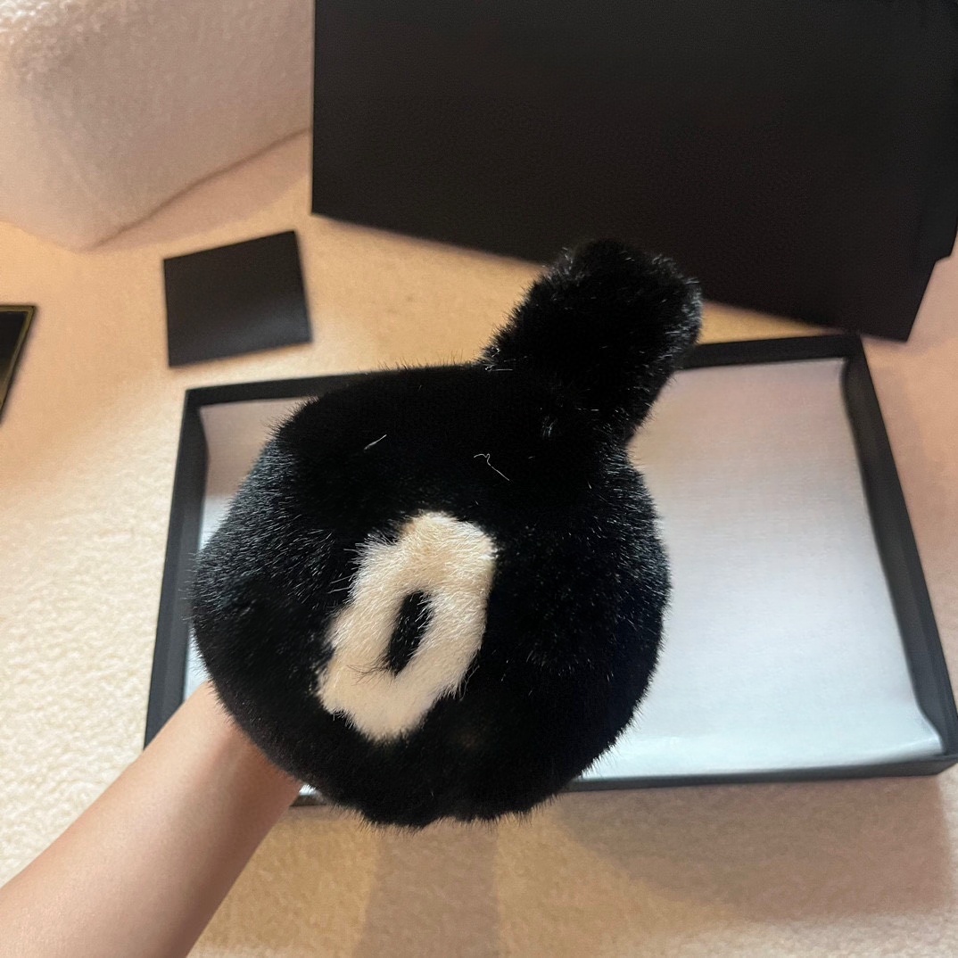 New Fashion Accessories 12A Ear Muffs Classic Winter Earmuffs Female Rabbit Fleece Brand Fashion Designer Warm Plush-image-938834141