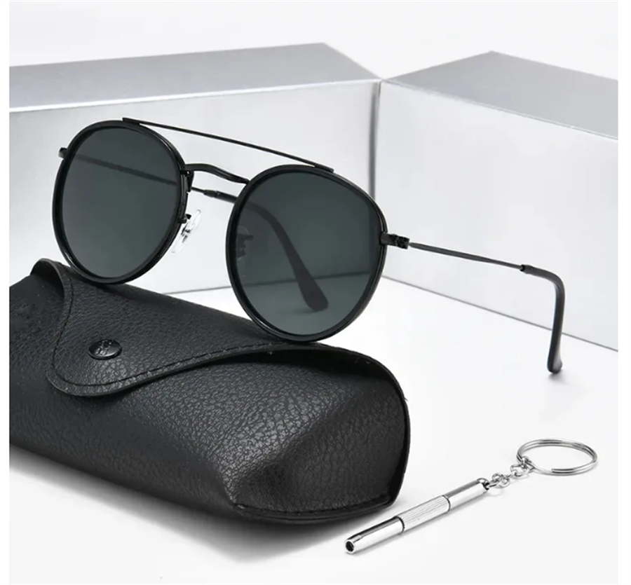 Lunettes de soleil créatrices de luxe pour hommes verres de mode féminins de la marque classique Travel plage polarisée Sunglasses Frame en métal