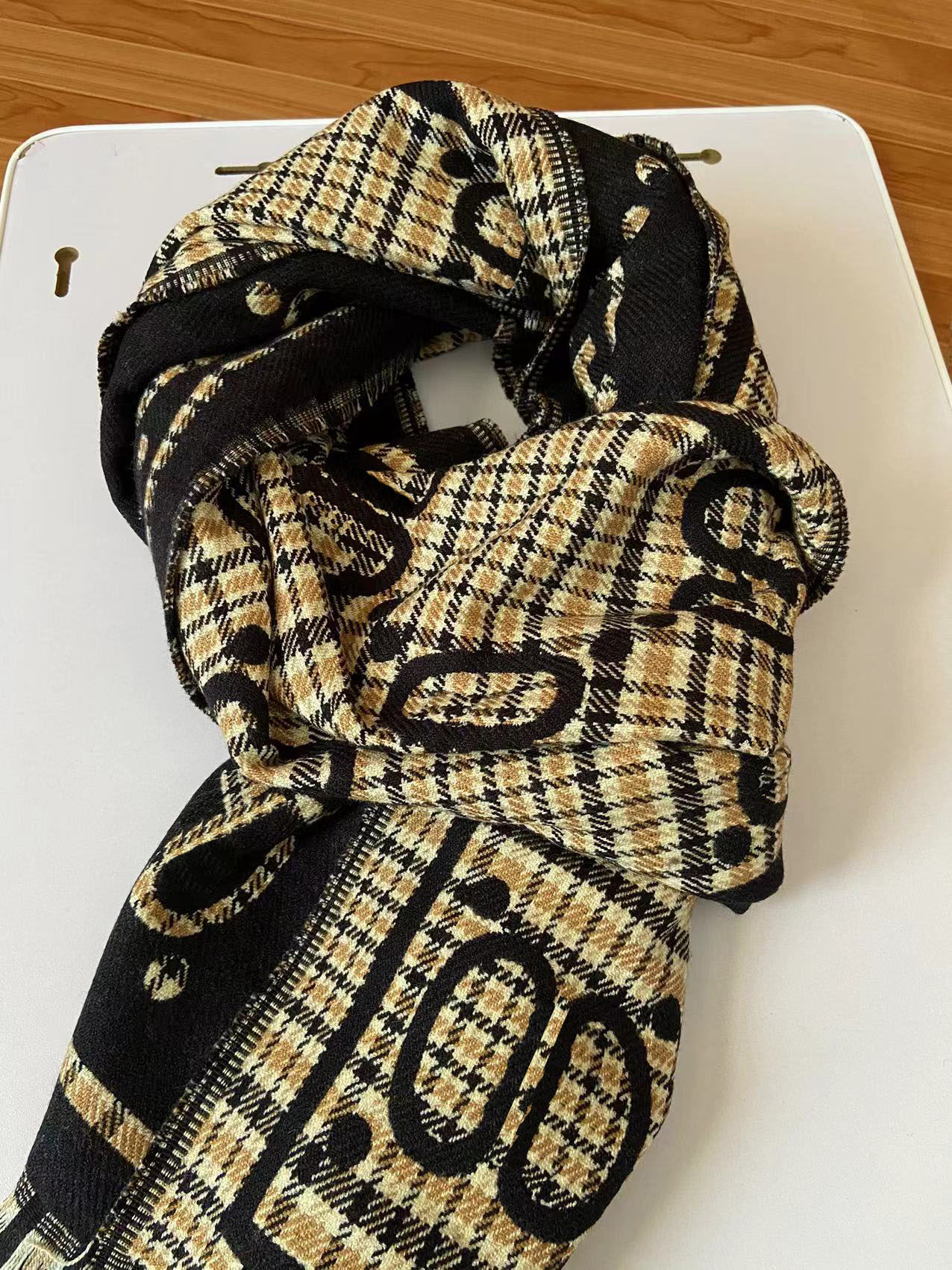 Luxury Cashmere Scarf for Women with Embroidered Letter &#039;G&#039; - Thick Plaid Check Shawl Style men winter style thickened shawl Women&#039-image-940772783