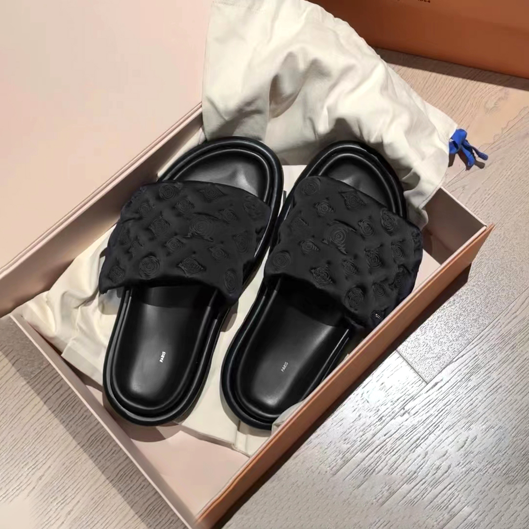 luxurys Designer shoes slippers sandal Pillow slides top quality fashion flat summer 2024 newest slipper Mens Womens shoe Casual shoes Sliders beach Pool Mule gift 