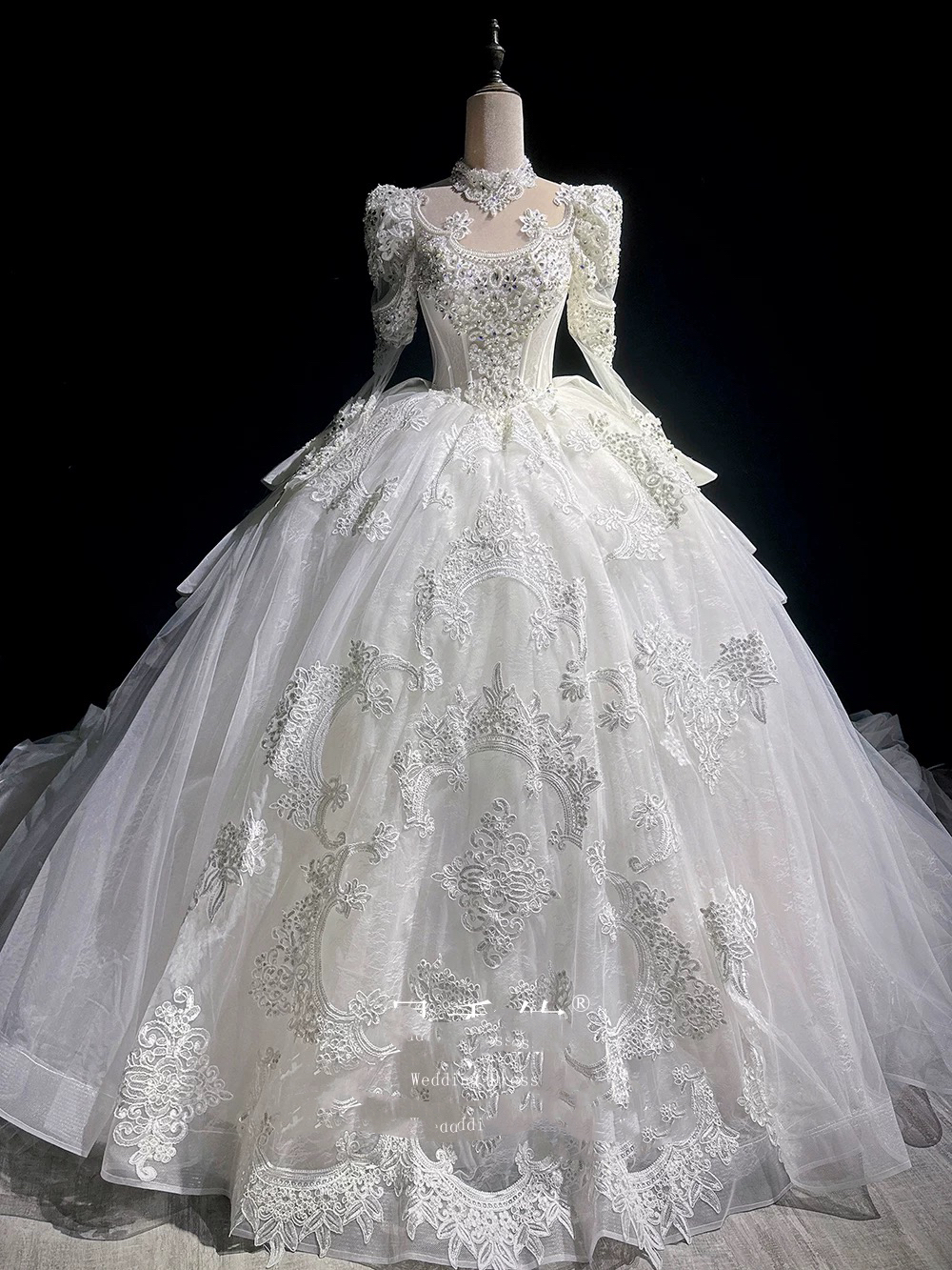 luxury arabic A line wedding dresses New Designer Top Quality Ball Gown gorgeous sweep train crystals pearls beaded luxury wedding gowns Lace App-image-941803111