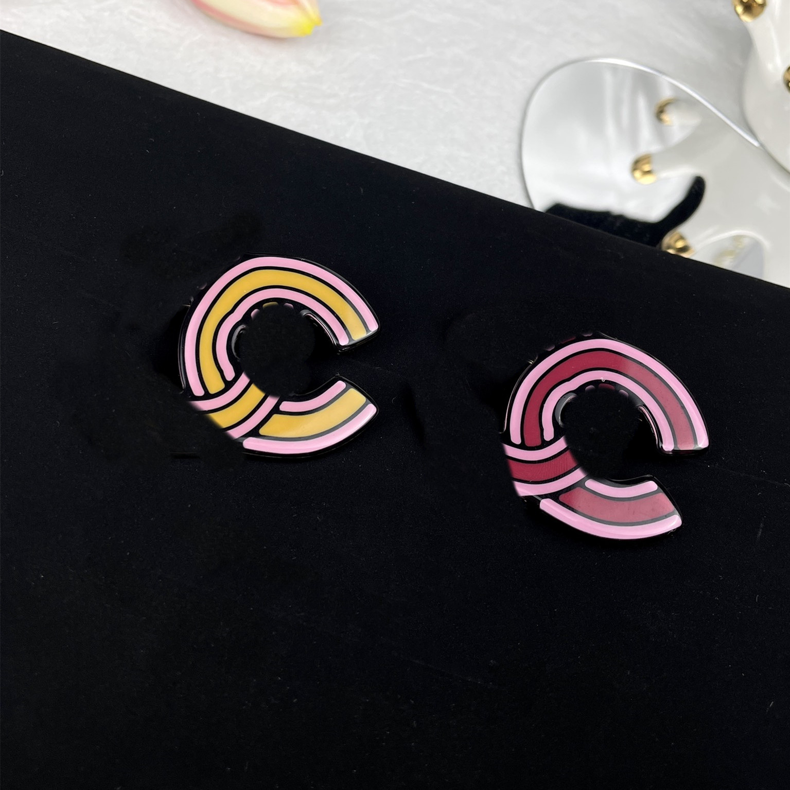 Fahsion Red Letter Gold Brooch Pins Brooches Design Luxury Brooch For Wild Christmas Gift Brooches Accessories Supply-image-941732305