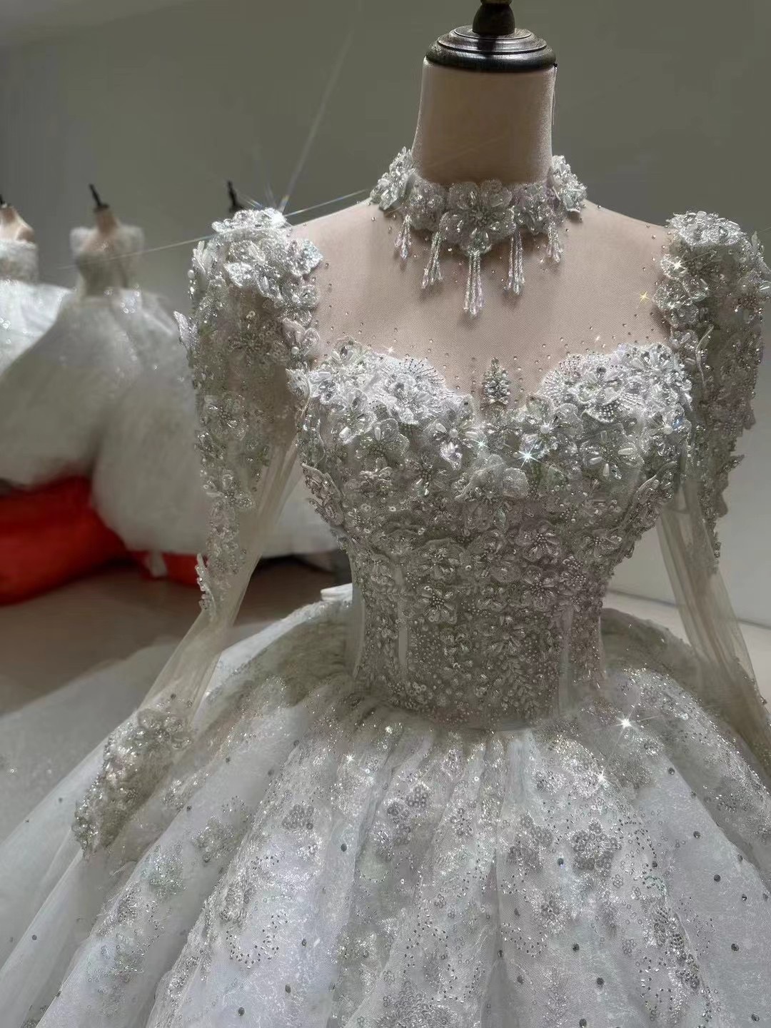 Princess necklace Ball Gown Wedding Dresses 2024 bling Long Sleeves Arabic Dubai Bridal Gowns With crystals Lace Appliques Beaded pearls tulle Wh-image-941992220