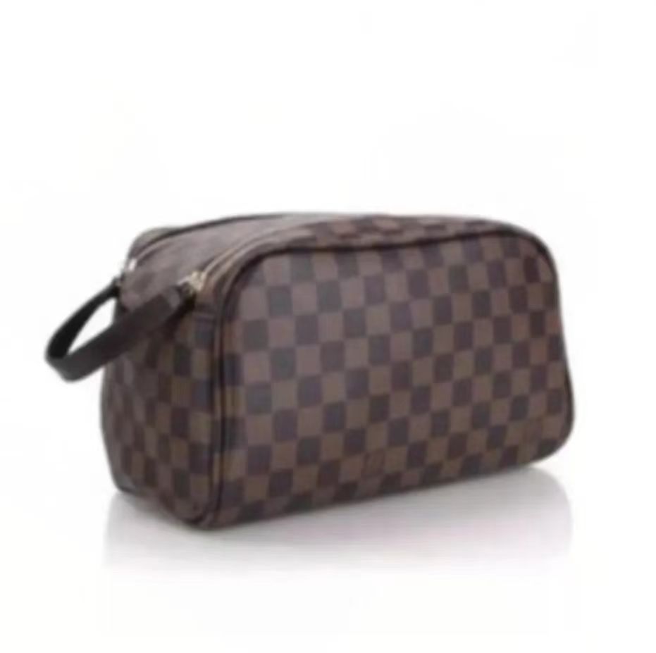 High-end quality Clutch Bags men travelling toilet fashion women wash bag large capacity cosmetic bags makeup Pouch lvitys bag Crossbody viuton B