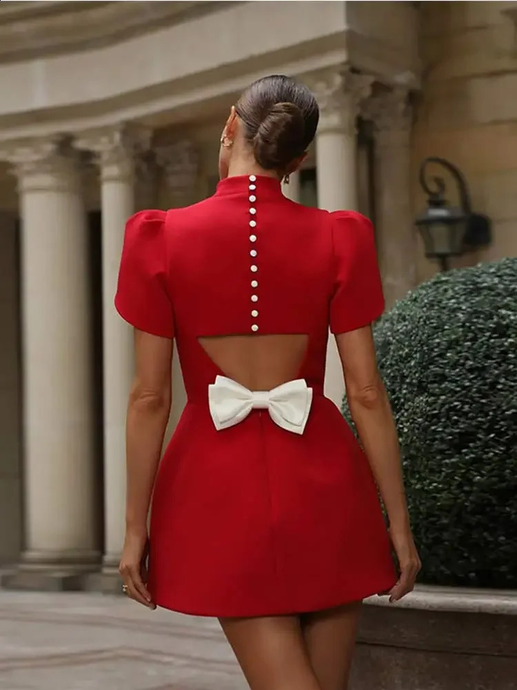 Mini robe rouge à manches courtes pour femmes, avec nœud creux, épaule rembourrée, à la mode, robe de soirée chic et élégante pour femmes, été 20
