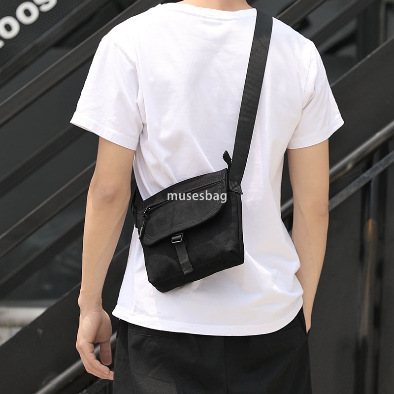 Crossbody for Men, Hong Kong Style Nouveau polyvalent Ins Small Street Tolevas Étudiant Mode Trendy Marque Shou EC1B