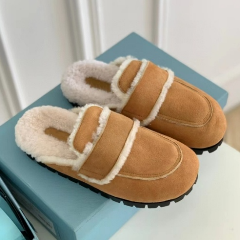 Designer Woman Slippers Fashion Luxury Warm Memory Foam Suede Plush Shearling Lined Slip on Indoor Outdoor Clog House Women Sandals High quality sho