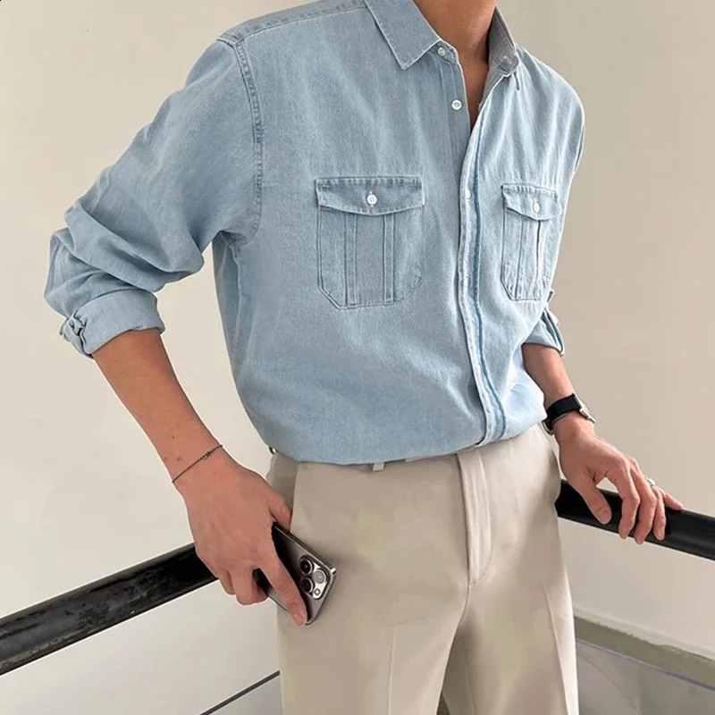 Streetwear mens denim shirt fashion patch work pocket long sleeved mens denim shirt retro solid color button denim cardigan240802