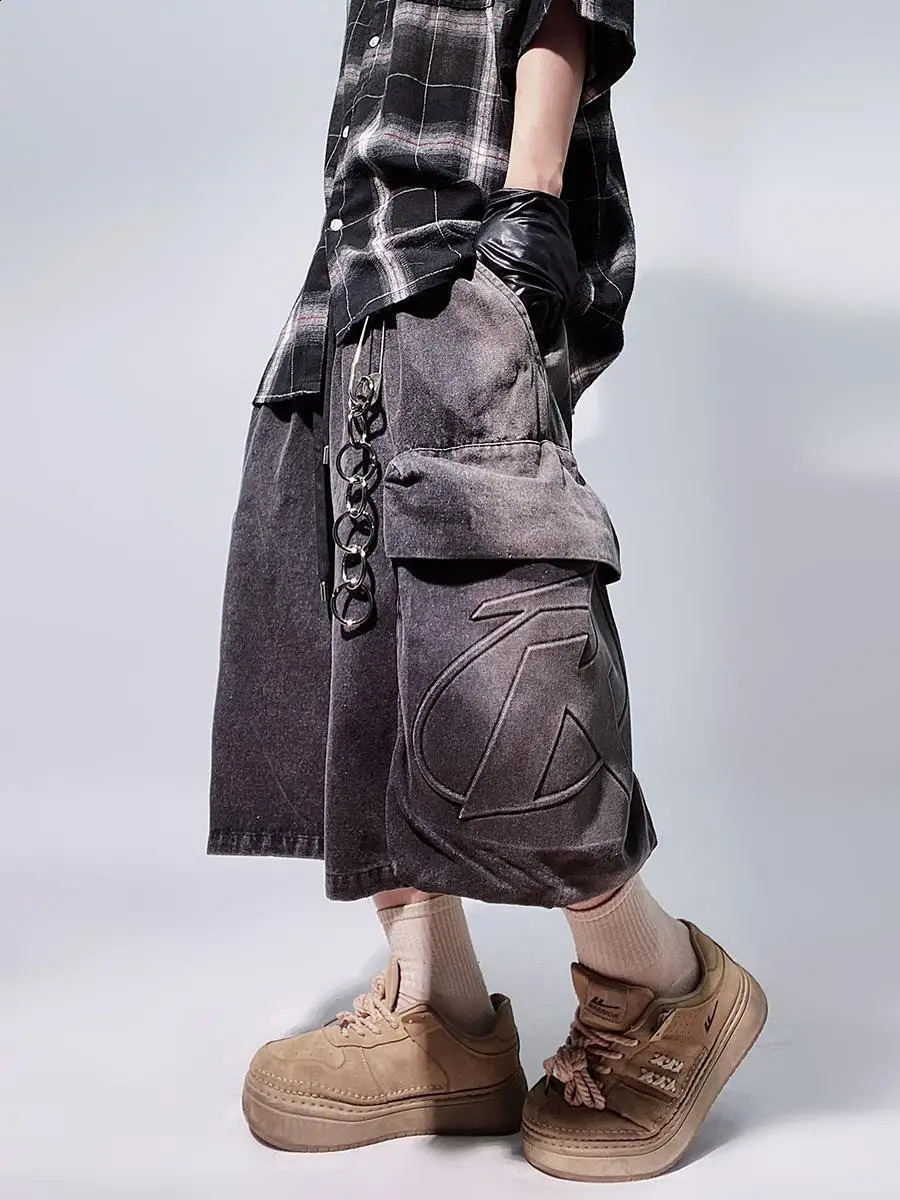 Y2k summer mens loose retro hiphop wide leg sports pants with oversized pockets and letter pattern denim gym shorts 240805