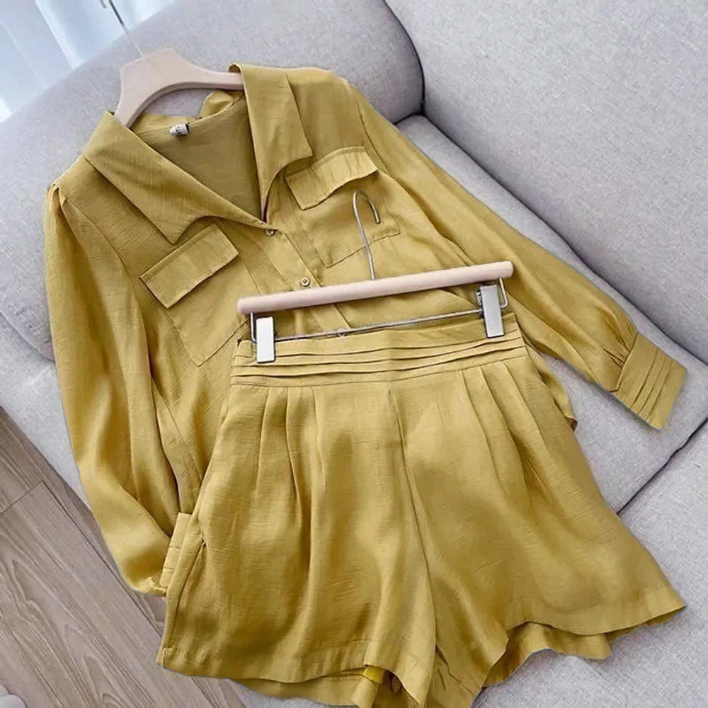 Couleur solide de printemps Couleur courte set Femmes Simple Casual Style Shirts à manches longues Short Two Piece Temperament Temperament Lady V
