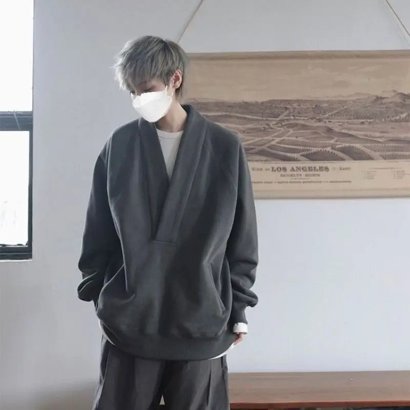 Spring and Autumn Fashion Simple Trendy Mens V-neck Loose Casual Small Dog Handsome Lazy Mens Oversized Sweater240806