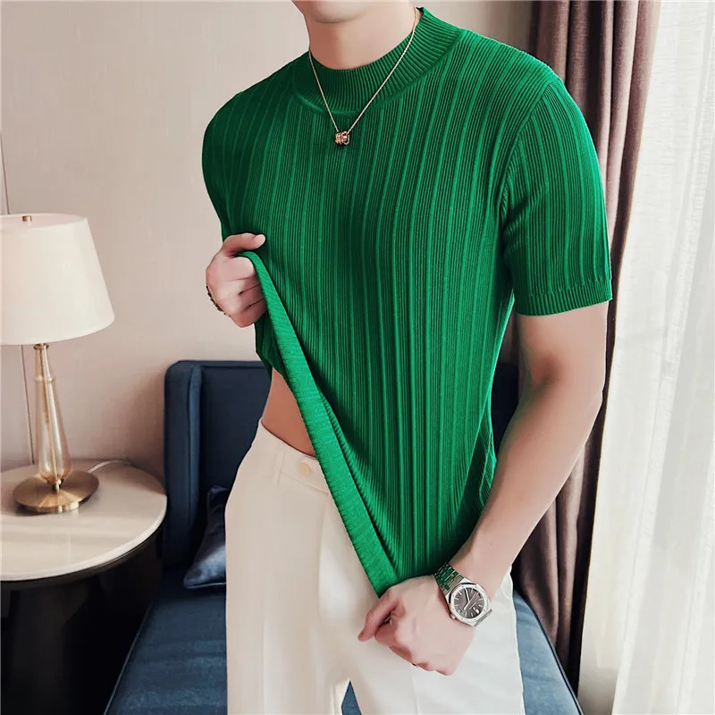 Mens short sleeved T-shirt knitted and pulled 2024 summer high elasticity solid casual striped slim fit half neck knitted sweater240807