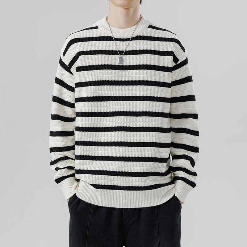 Mens autumn and winter Harajuku style sweater mens casual loose striped long sleeved knitted latte art skydiving street sports shirt 240807