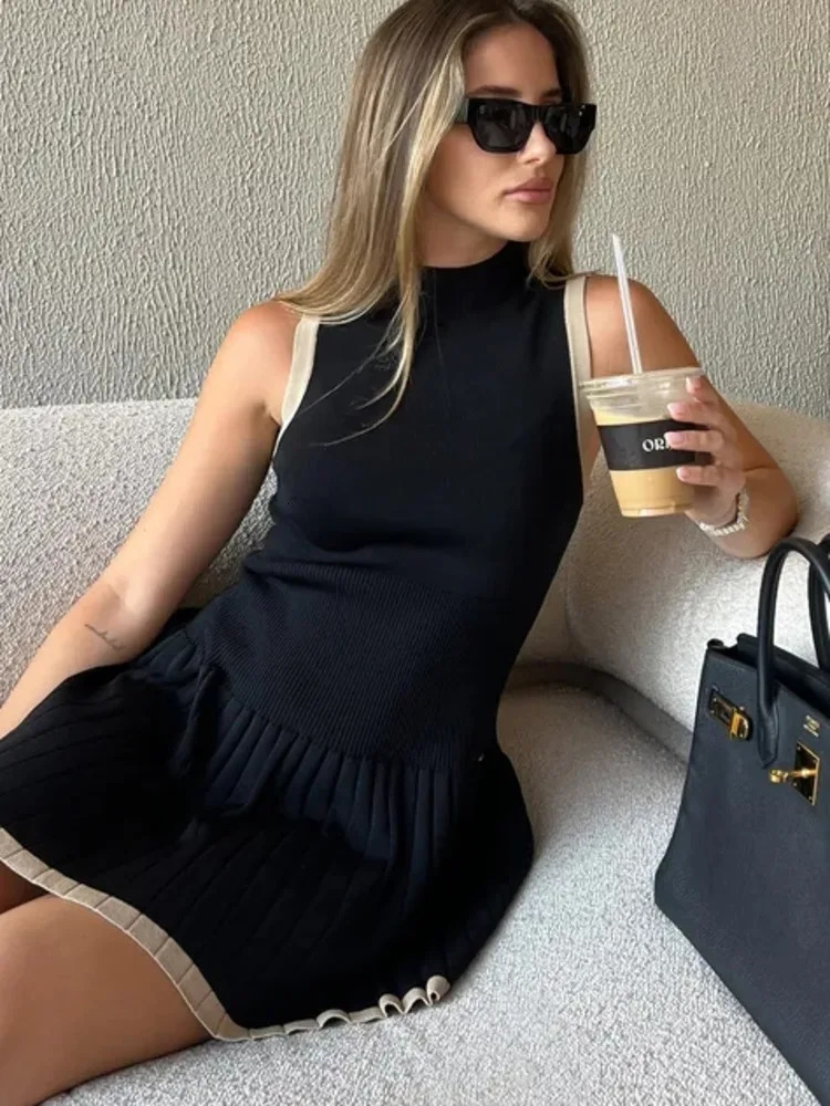 Articat Elegant Sans manches swited Sweater Robe Femmes Elastic Slim Short Jupe plissée Femme Ventures de vacances d'été Vestidos 240808