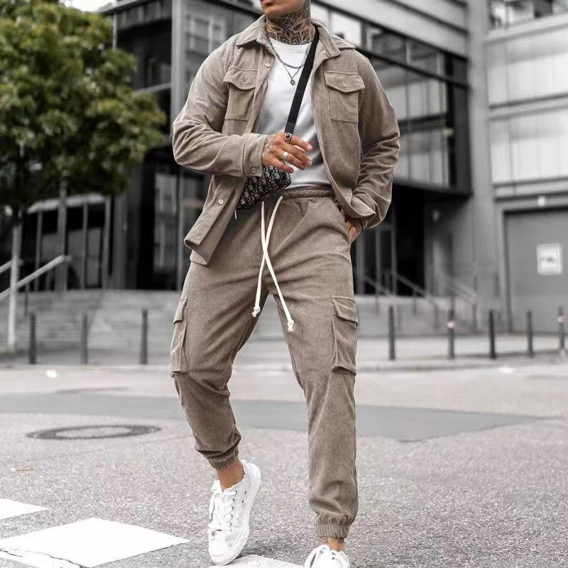 Streetwear printemps deux morceaux Corchuroy Suit Mens Casual à manches longues Pantalon de veste de cargaison pour hommes survasse