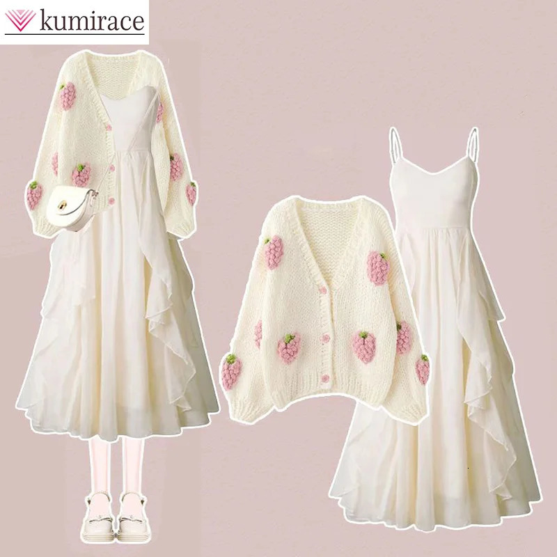 Ensemble d'automne et d'hiver Femmes mignons Style portant un manteau en tricot dopamine avec des vêtements de robe en deux pièces Femmes Hobe 24