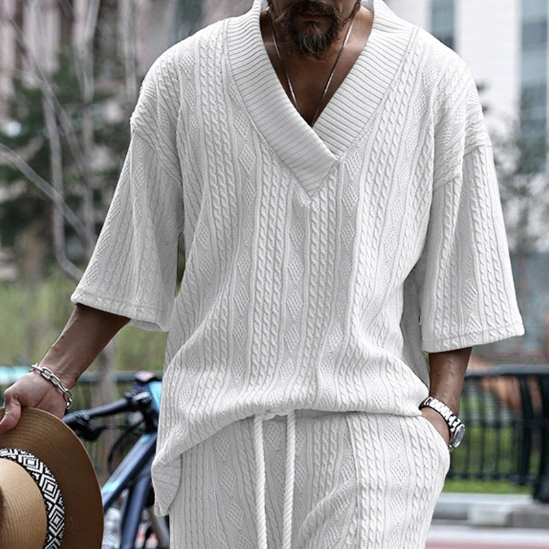Cross border 24 mens casual knitted V-neck mid sleeved T-shirt mens summer loose short sleeved big V-neck240807