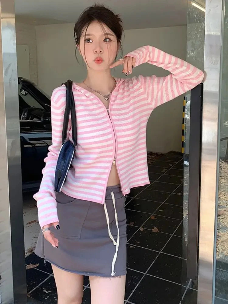 Femme esthétique Vintage à rayures roses Cardigan Poulain en tricot japonais Candon femelle Femelle Double fermeture éclair Kardigany 240808
