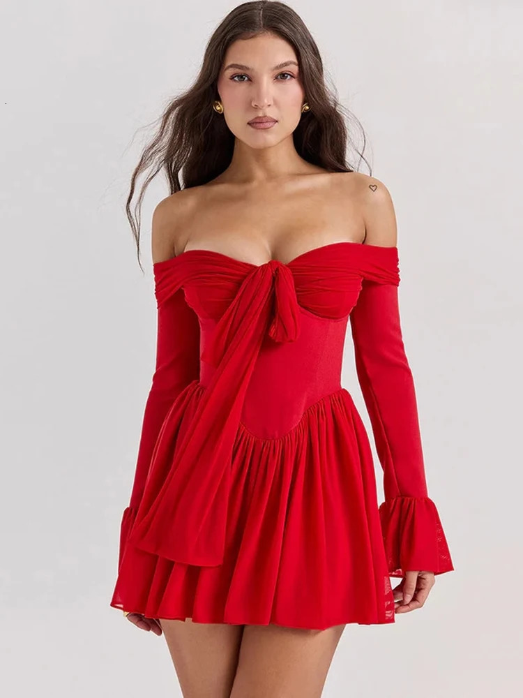 Mozision Elegant Bablé Backless Sexy Mini Robe pour femmes Red-épaule à épaule longue fusée Club plidé Club Party Robe 240808
