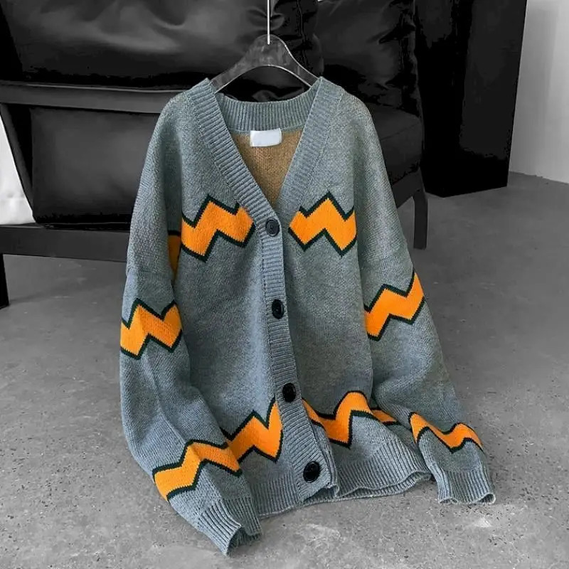 Retro cardigan wool sweater mens knitted long sleeved V-neck autumn loose jacket Korean fashion mens top No240808