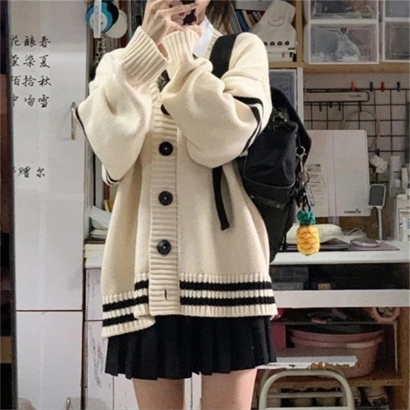 Pull à femmes décontractées printemps et automne de style coréen à manches longues à manches longues Cardigan streetwear harajuku y2k veste en tr