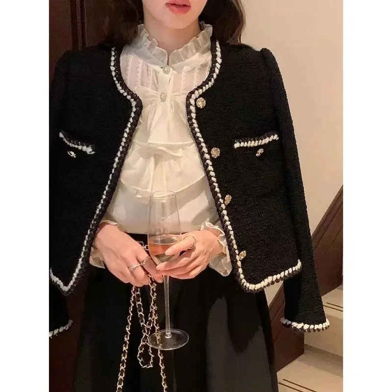 French Temperament Tweed Jacket Women Fashion Round Neck Bright Line Retro Single Breasted Celebrity Sweet Spring Female Coat 240809