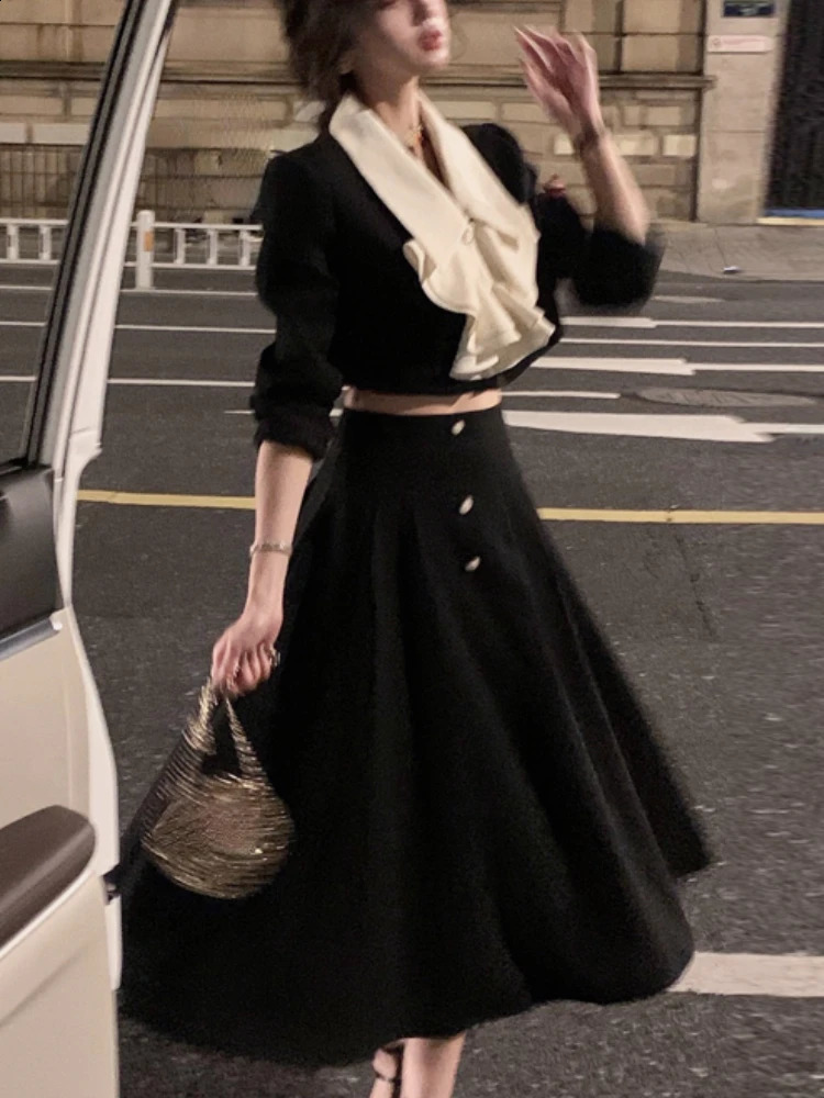 Élégant ensemble de robes 2 pièces Femmes à manches longues Crops Crops Casual Black Midi Jirt Automne Slim Retro Office Lady Corée Costumes 2408