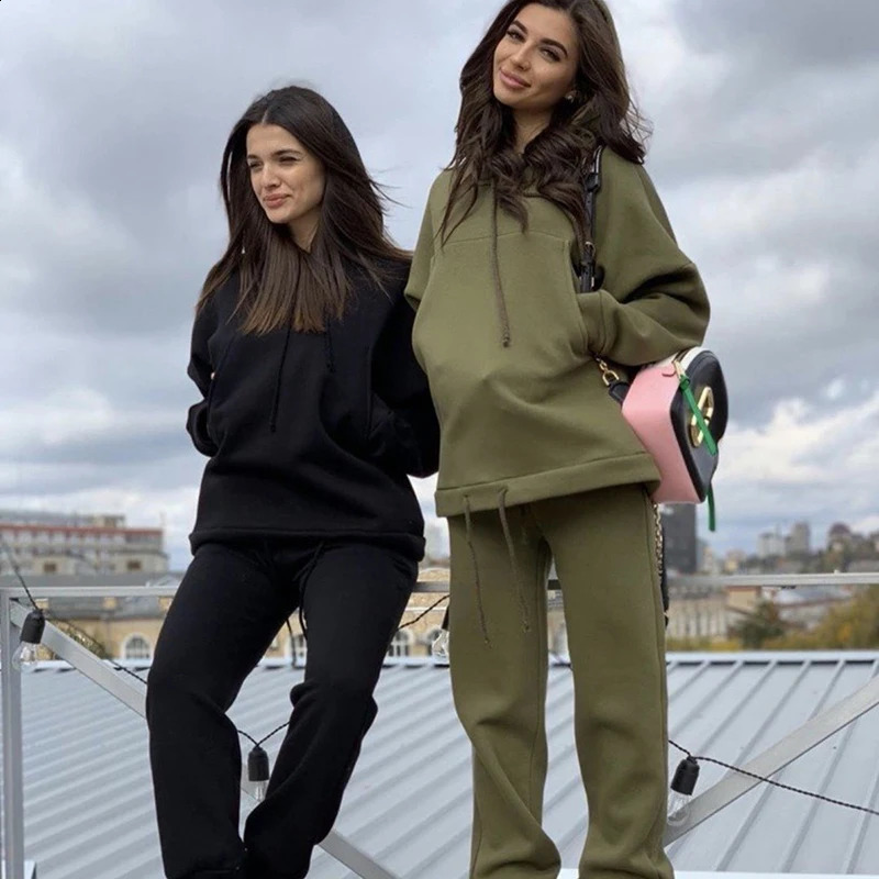 2023 The Trend Spring and Autumn Style Fashion Big Pocket Solid Color Sweater Leisure Twopiece Set 240810