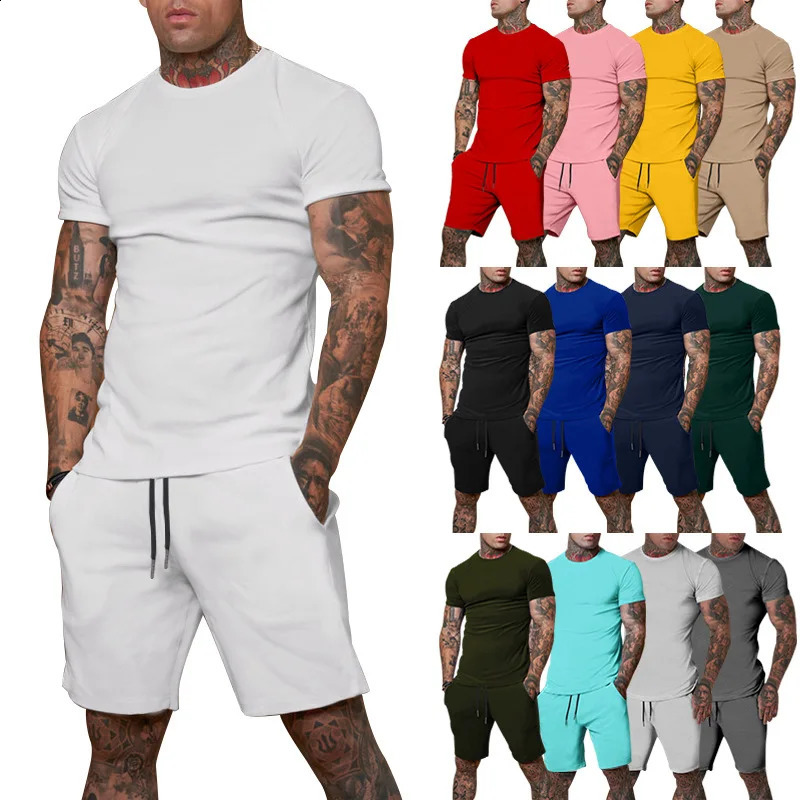 Ensembles de sports d'extérieur à la mode pour hommes courts t-shirts à manches courtes set deux pièces décontractées.