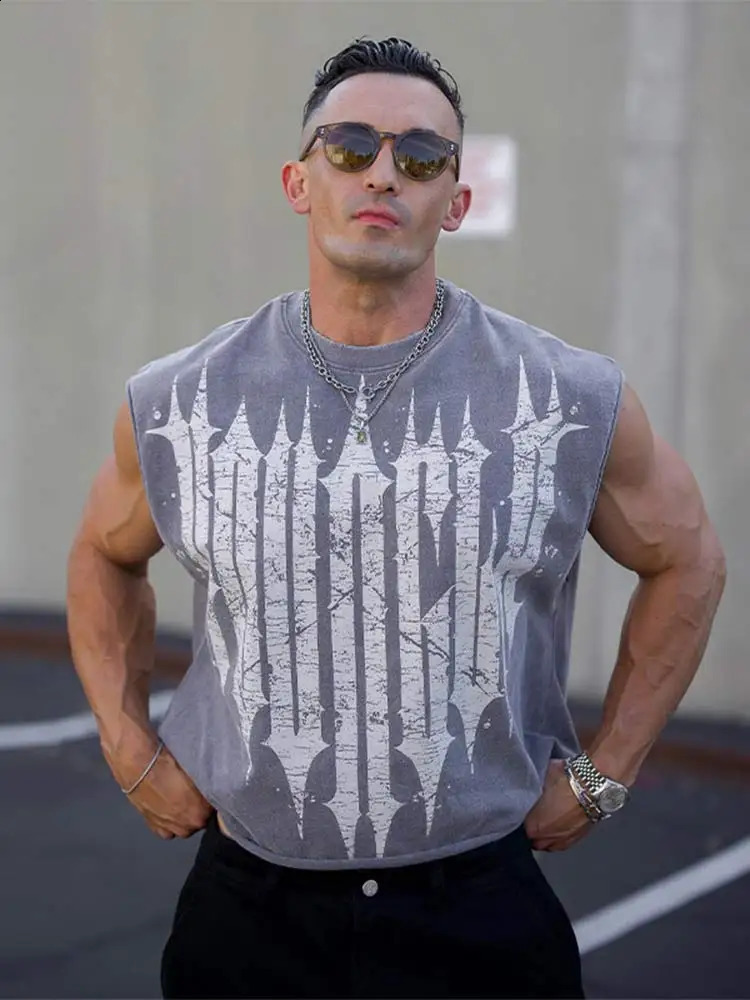 Les gilets de sport sans manches solides imprimés à hommes sont des hauts de fitness extérieurs de mode lâche respirants