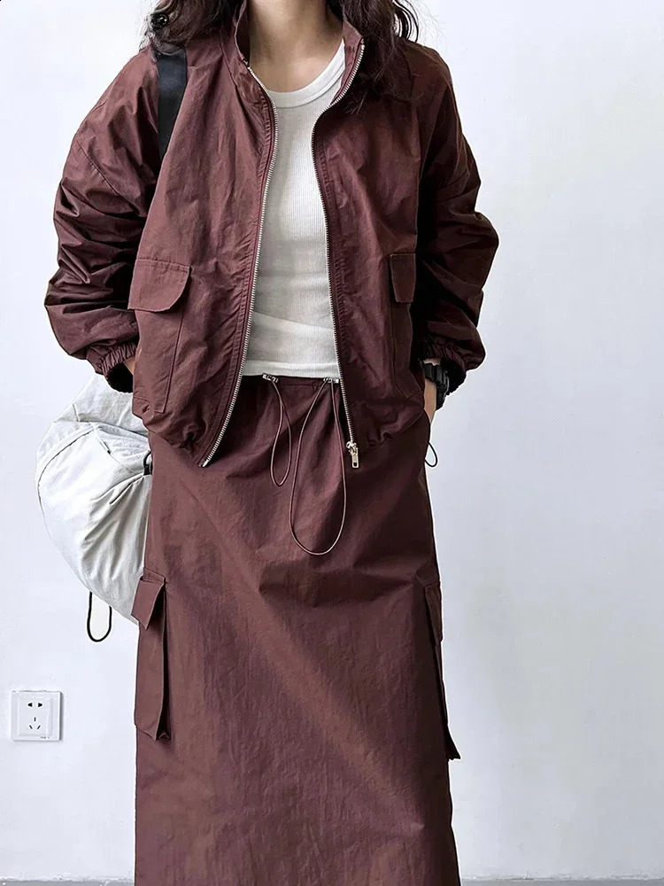 Veste de mode de printemps veste de mode à grande taille jupe à demi-corps de deux pièces Collier de support 240810