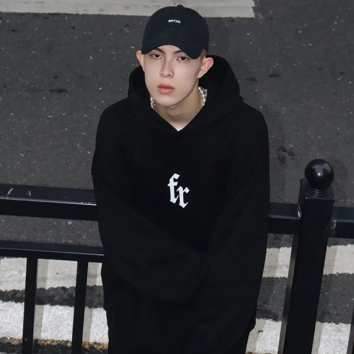 Mens hooded sweatshirt without top mens sportswear hooded black aesthetic Y2k retro Korean style winter S240810