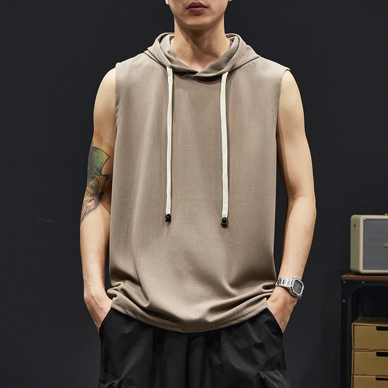 Débardeur avec capuche Homme à capuche sans manches d'été Sweatshirts pour hommes Vêtements Japon Style Harajuku Gym de gym 240810