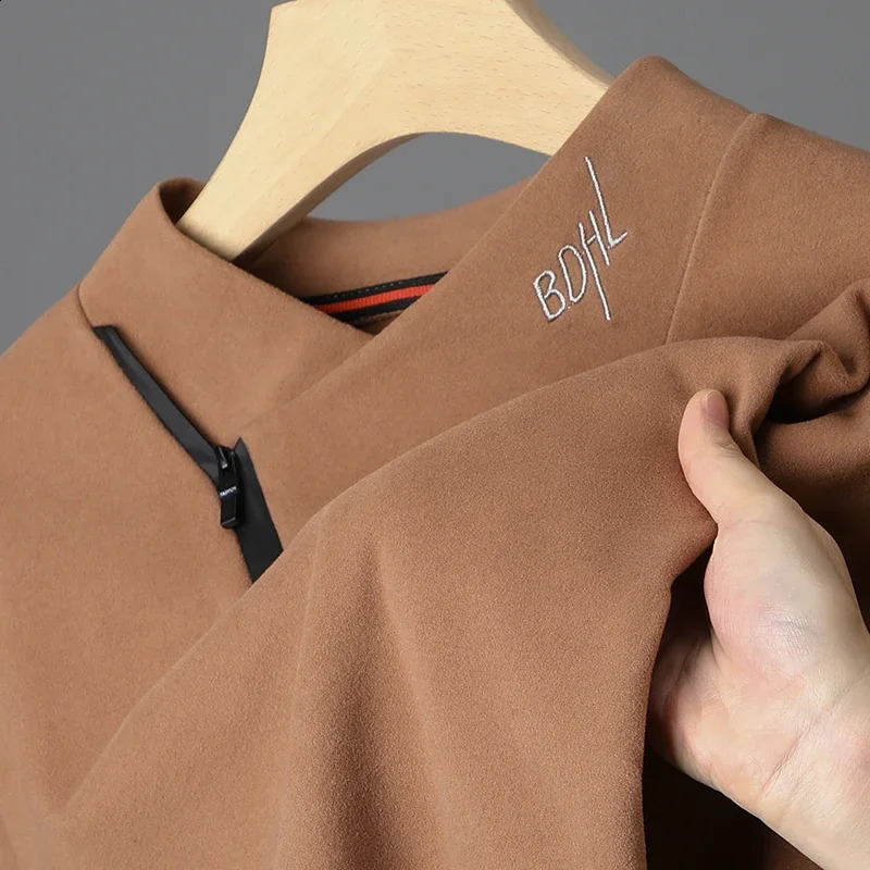Mens Brushed Fabric Embroidered Zipper Vneck Long Sleeved Tshirt Warm and Comfortable Top 240810