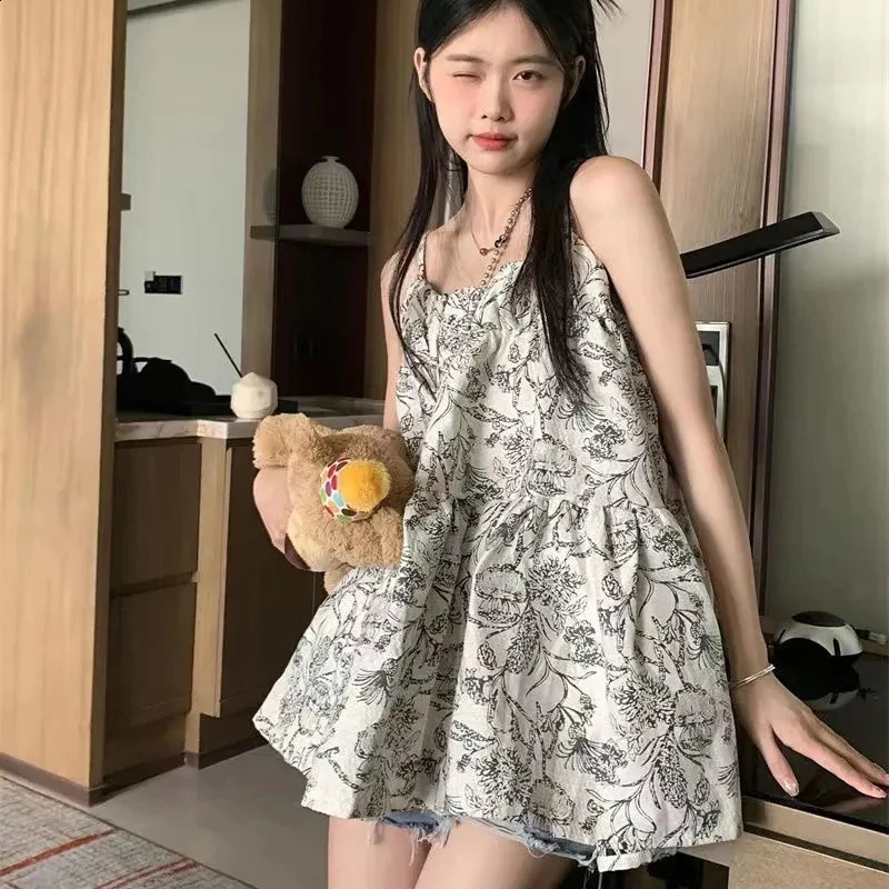 Kawaii Camis Tanks Women Summer Fashion Backless Sleeveless Floral Tops Korean Casual Office Ladies Y2K Spaghetti Strap Tanks 240812