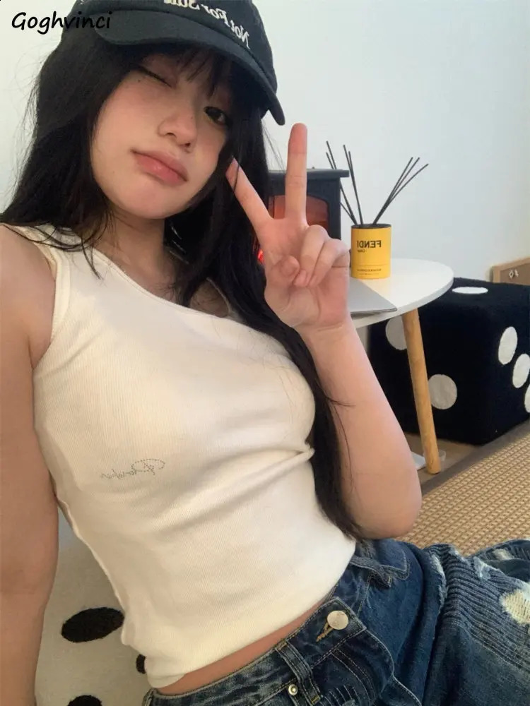 Tanks Femmes Y2K Tops All-Match Fashion Slimy Slim minimaliste Chic Style Coréen Casual Basic Souces sans manches Vêtements d'été 240812
