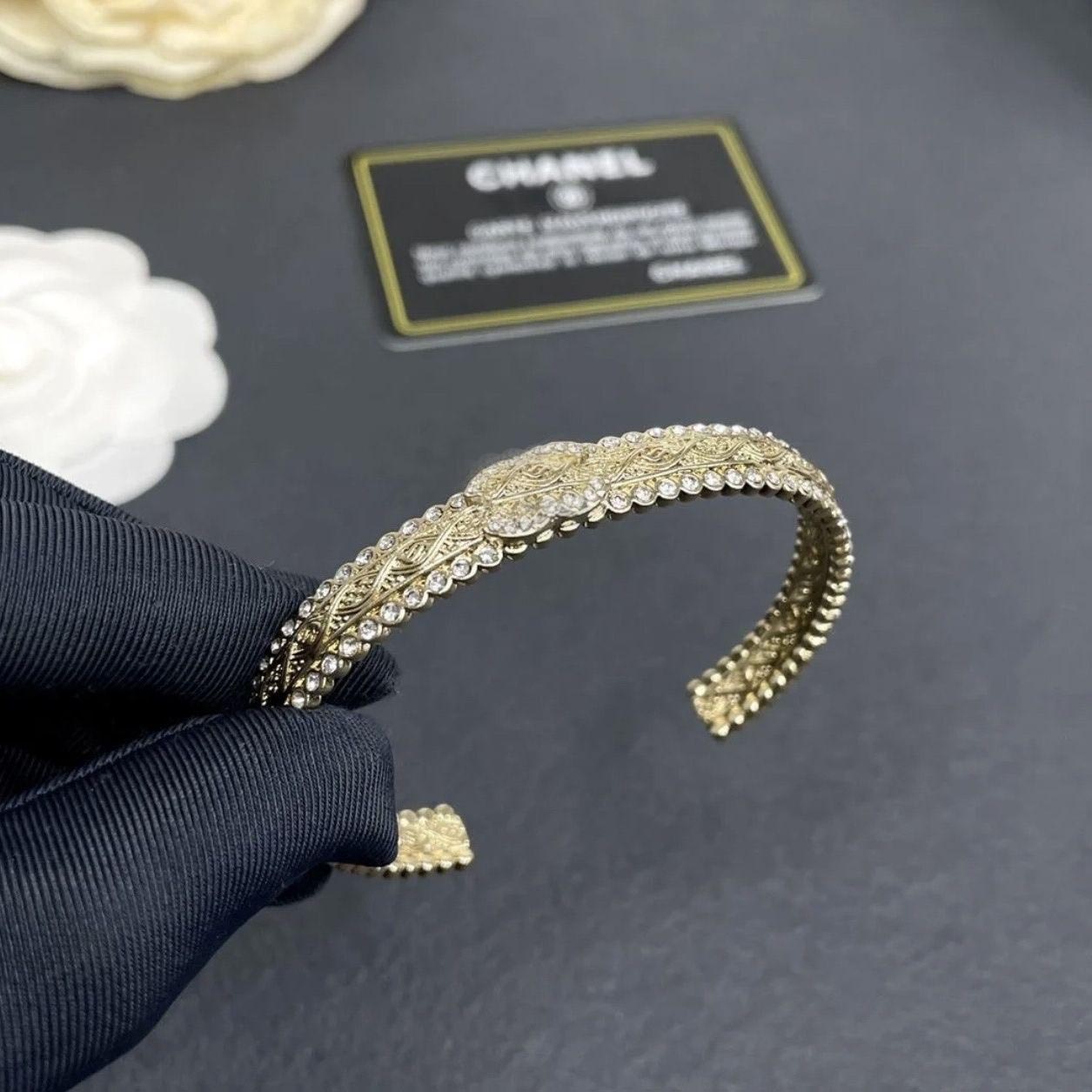 Bracelet de créateur de luxe Marque de mode femmes de haute qualité design en argent charme bracelets de corps dur cadeaux pour dame bijoux desig