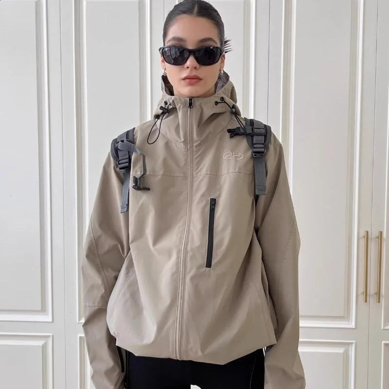 HOUZHOU Vintage Windbreakers Jacket Women Harajuku Outdoor Waterproof Zipup Hooded Jackets Japanese 2000s Style Y2k Outwear 240812