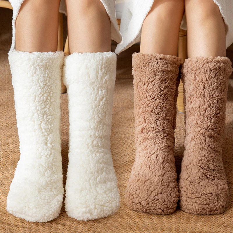 Chaussettes en coton d'hiver épaissies femmes maison chaude pantoufle de couleur solide chaussettes fille mignon cadeau de Noël feme