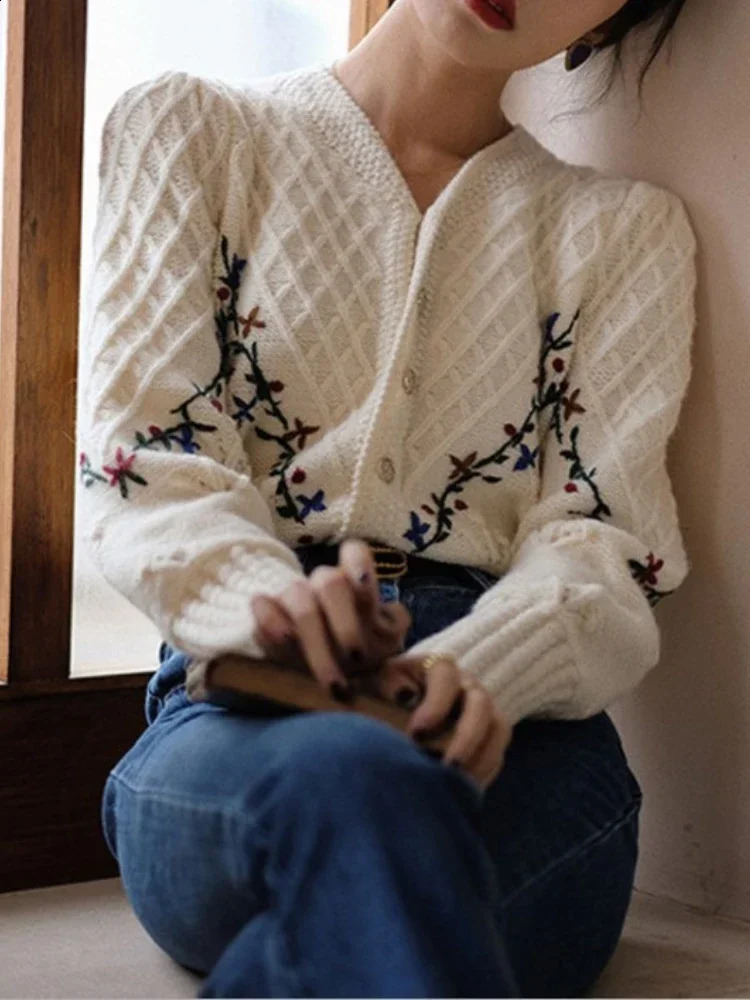 Pull de cardigan en tricot Femme à crochet Fleur Vintage Pulls Vintage Mode Fashion Automne Hiver Long Manche à manches longues 240813