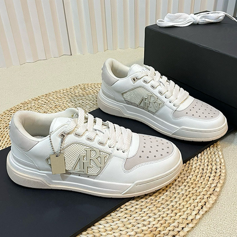 Dames designer à la mode étoiles perforations pain baskets en daim classic low mens rétro de tennis sport chaussures ventilates couples sneakers