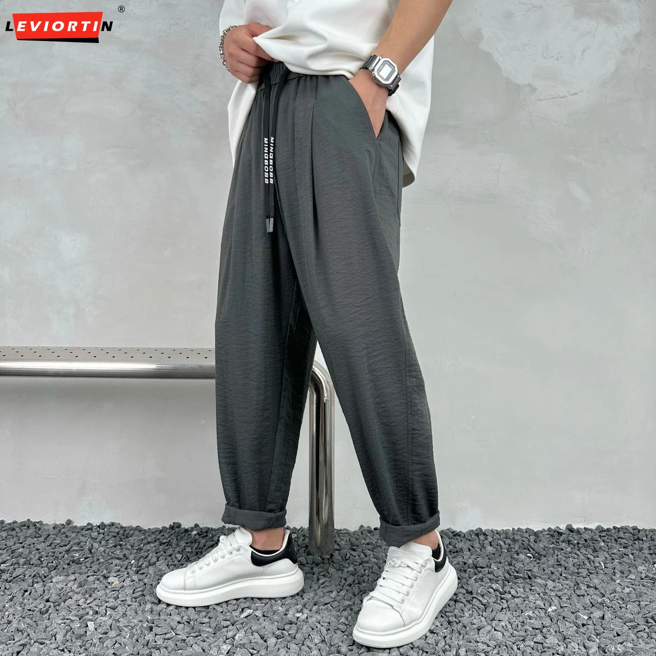 Leviortin coréen de style coréen pantalon en lin en coton droit 2024 Couleur solide d'été Pantalage à crampons confortable 240812