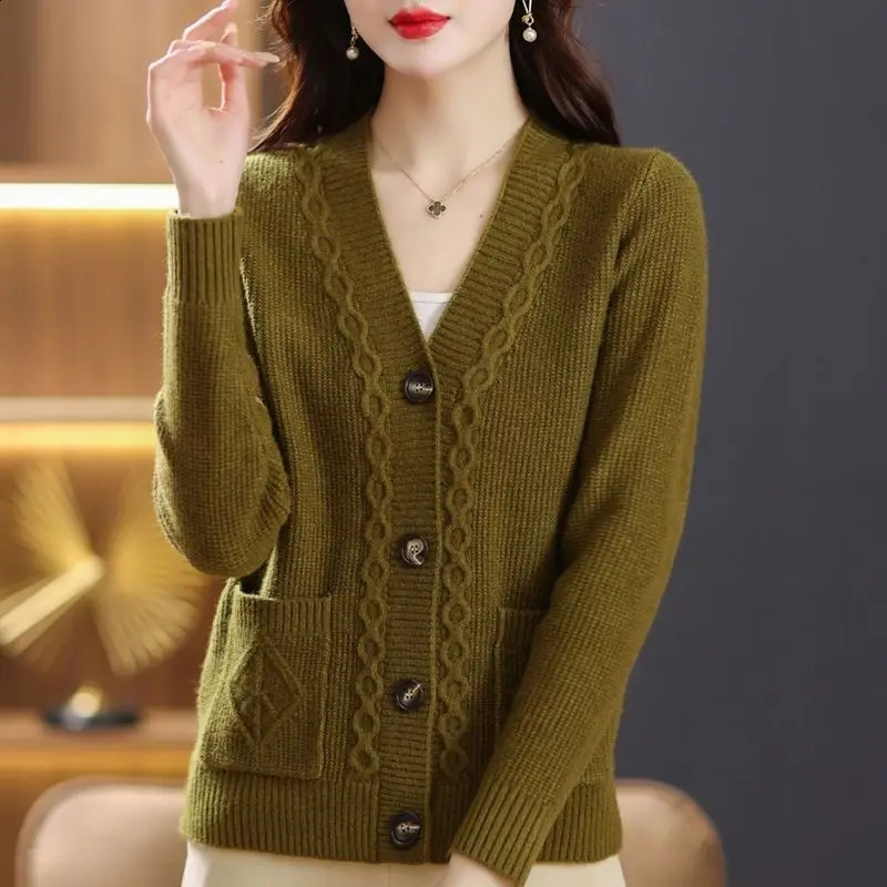 Pull d'automne et d'hiver pour femmes moyennes V couche à manches longues Cardigan couloir de couleur de couleur Pull pulvérisateur tricoté Pulla
