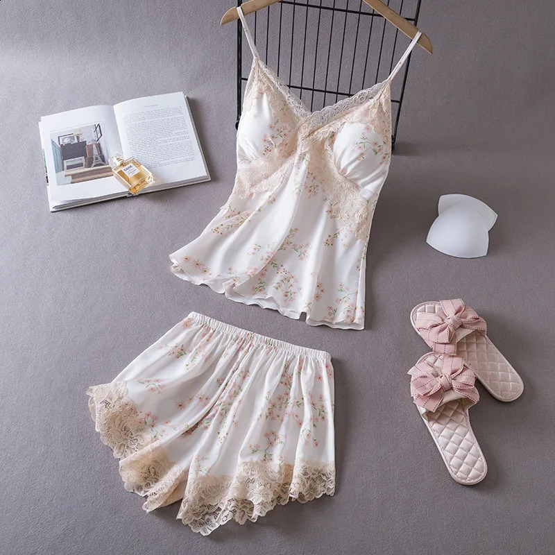 Daeyard Sexy Lace Cami and Shorts 2 pièces Pajama set pour les femmes en soie pyjama floral set en satin vêtements de nuit 240813