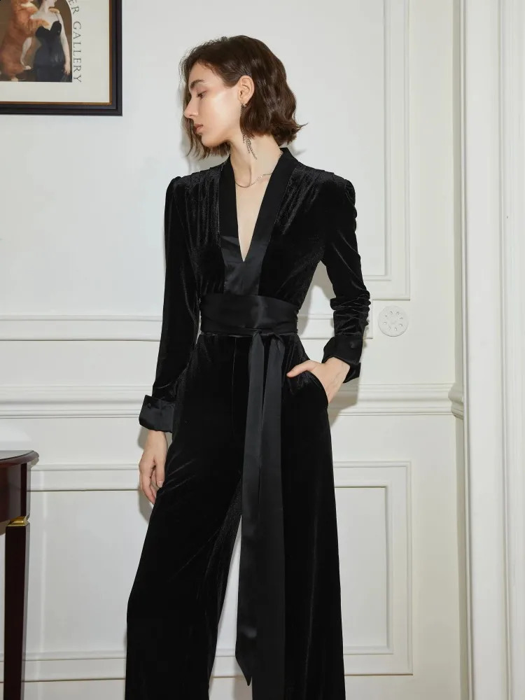 European And American V-Neck Long Sleeved Slim Fit Jumpsuit For WomenS Spring And Autumn Velvet Drape Wide Leg Jumpsuit 240813