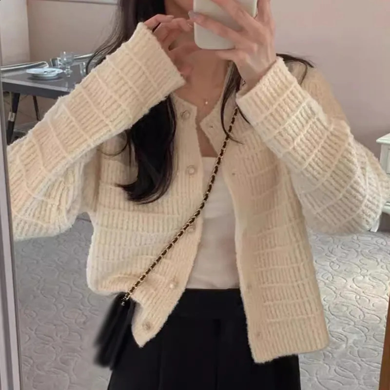 Autumn Winter Cardigan Womens Loose Round Neck Long sleeved Knitted Sweater Textured Weaving Retro Tops Casual Solid colo 240813